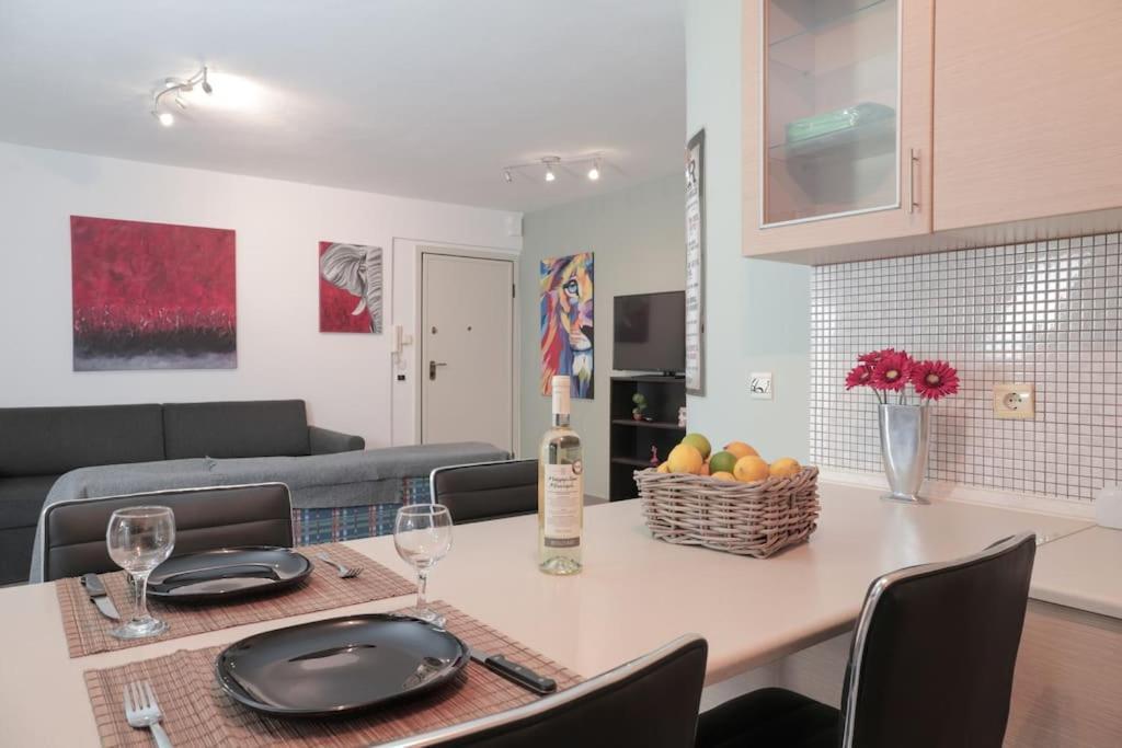 5 Min From Papageorgiou Free Indoor Parking Appartement Thessaloniki Buitenkant foto